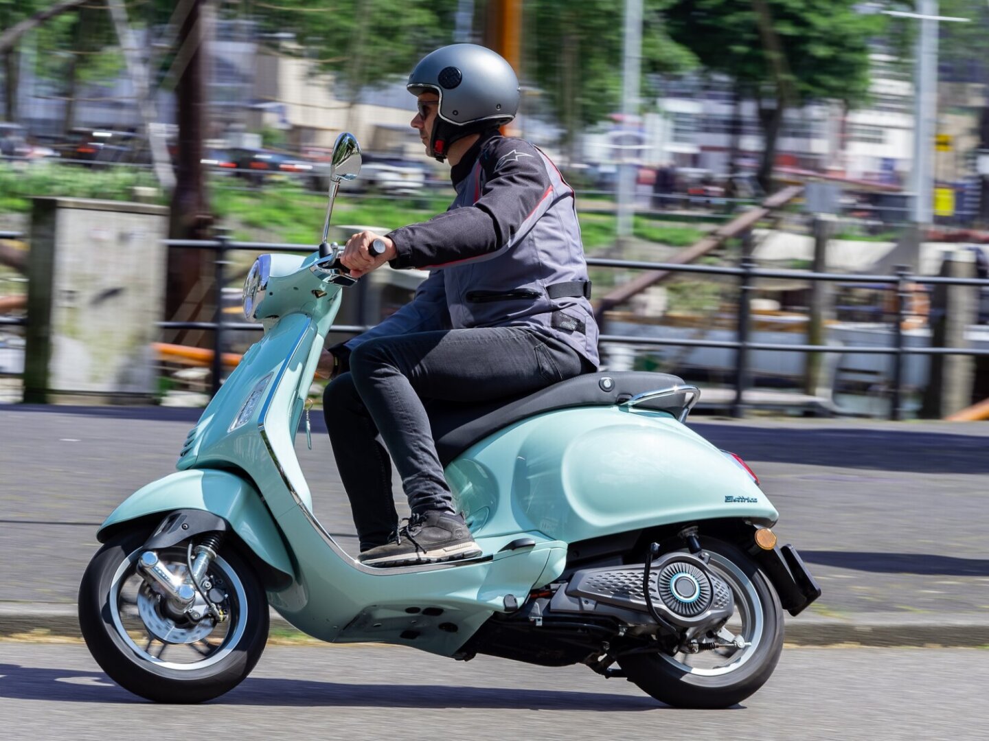 Elektrische scooter per kilometer tot 45 cent goedkoper dan scooter op benzine