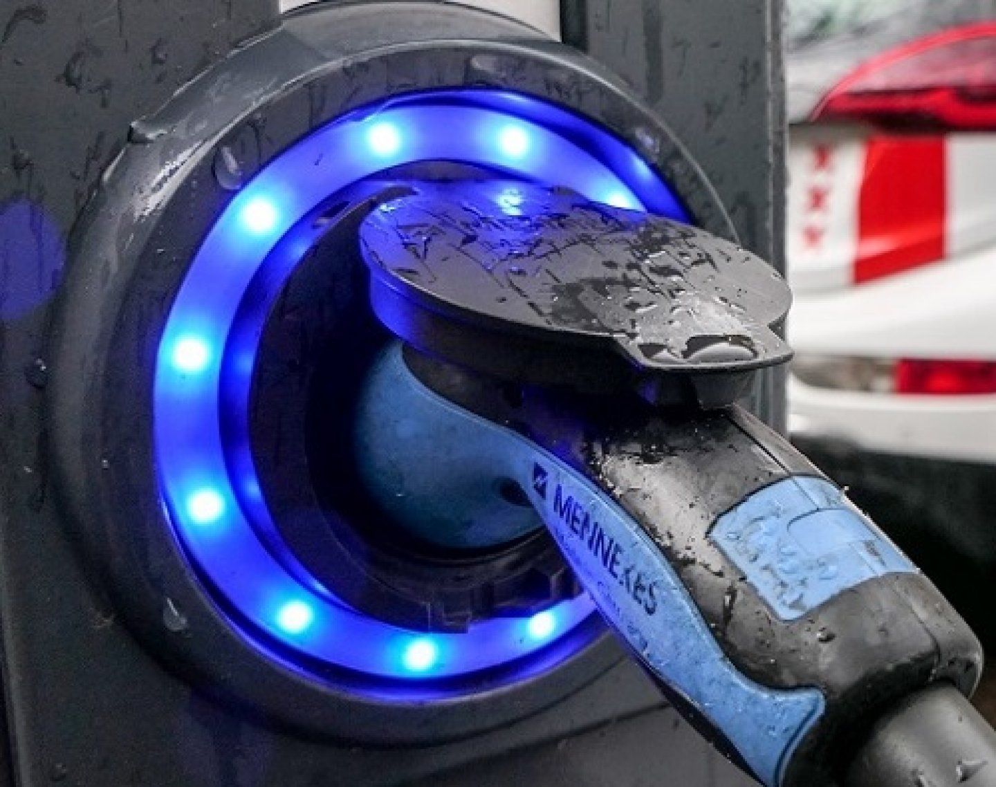 Verkopen elektrische auto’s meer dan verdubbeld