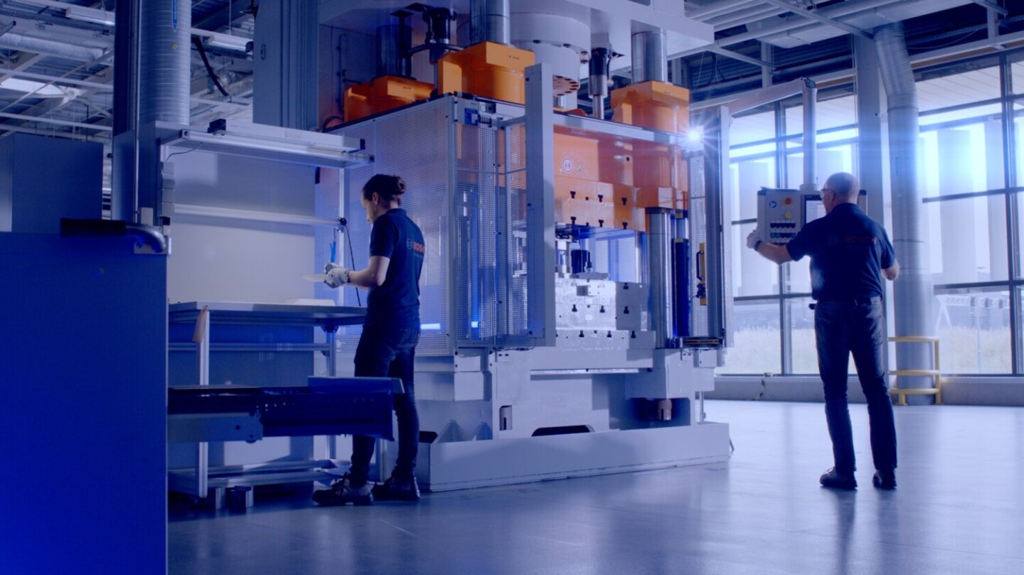 The automotive industry in transformation: a chance for the Dutch manufacturing industry