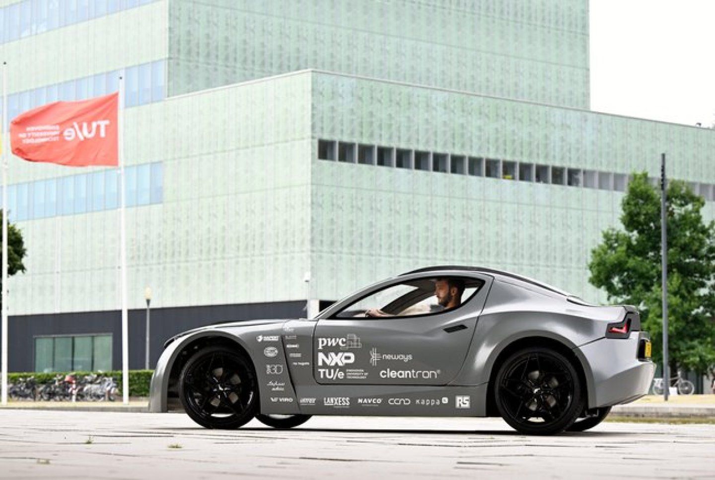 Studententeam TU Eindhoven ontwikkelt CO2-neutrale personenauto