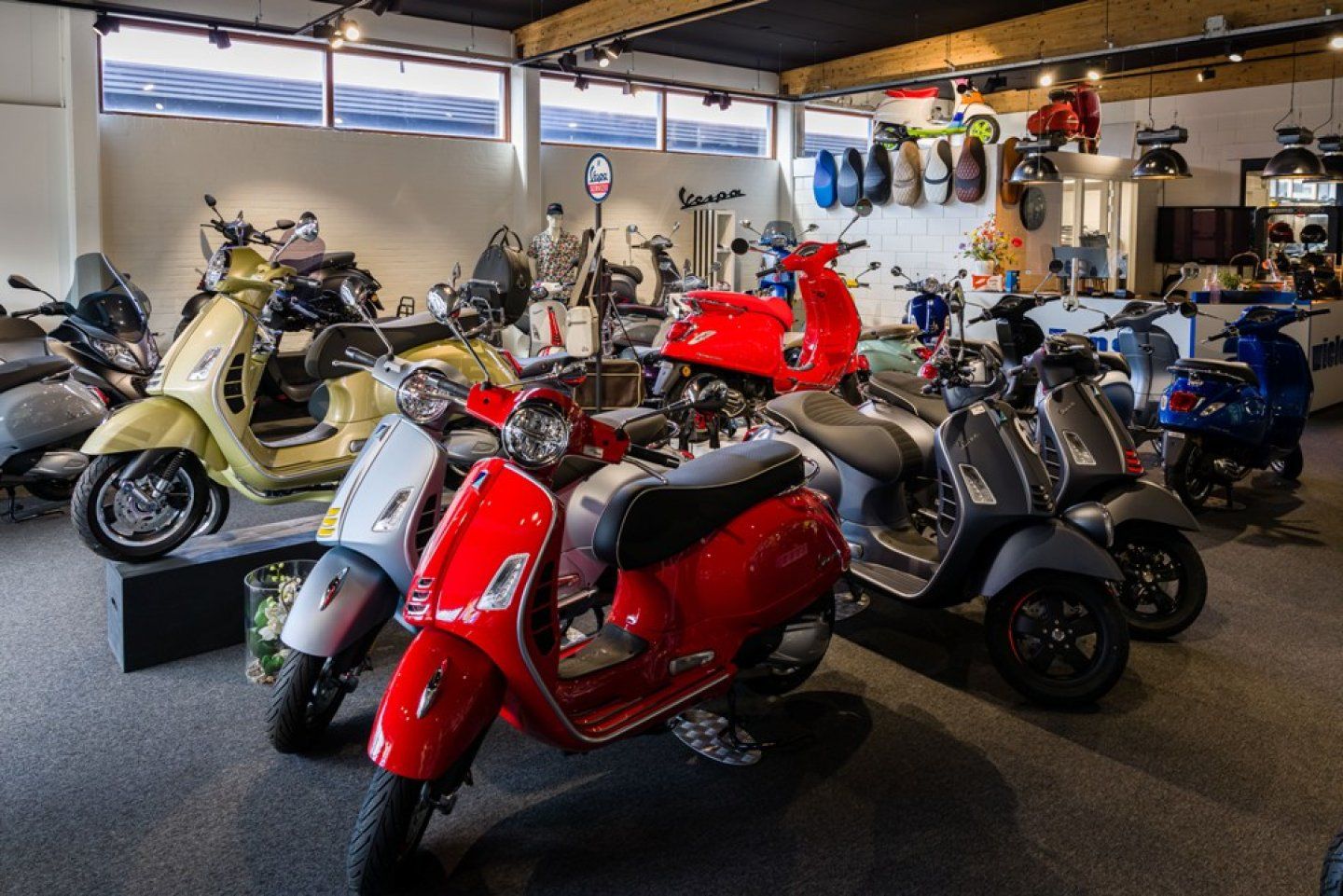 Tweede lustrumfeest voor Scooter Recycling Nederland (SRN)